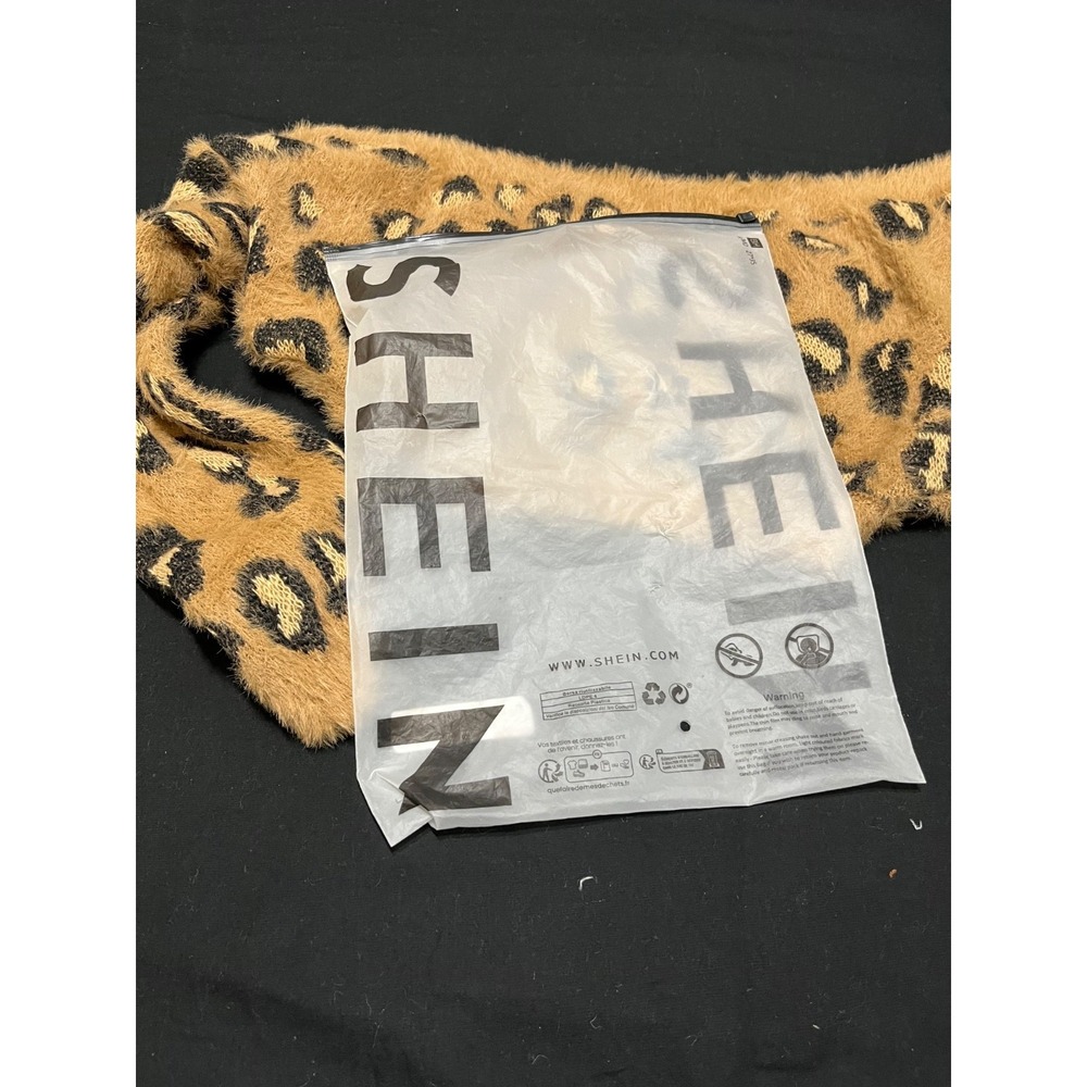 SHEIN Curve 1XL Fuzzy Leopard Print Off Shoulder Crop Sweater Long Sleev - Picture 6 of 6